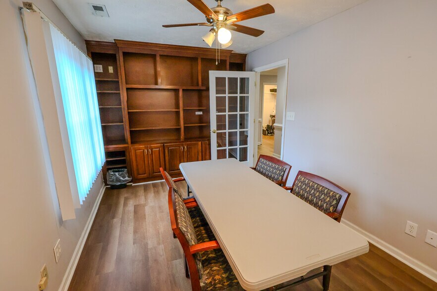 More Photos Of 2212 Hope Mills Rd, Fayetteville Office For Sale