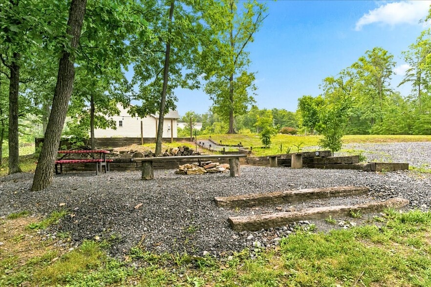 More Photos Of 1309 Redland Rd, Cross Junction Winery Vineyard For Sale