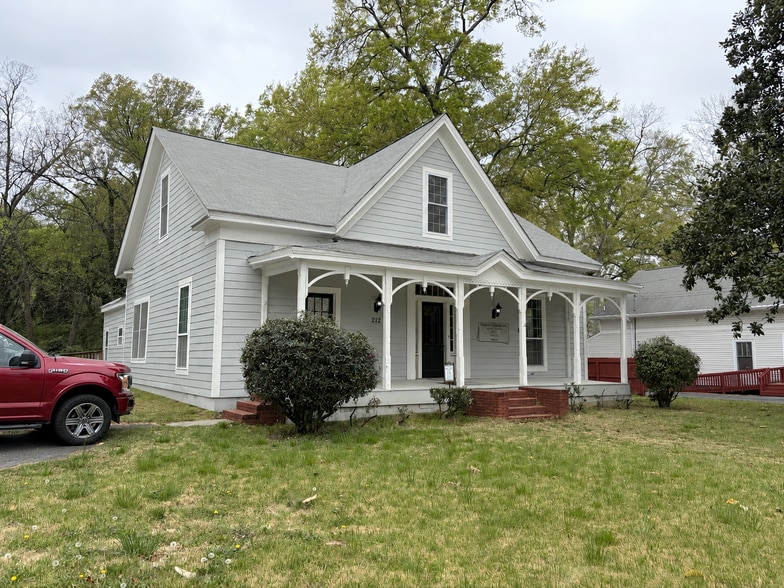 Primary Photo Of 212 N Erwin St, Cartersville Office Residential For Sale