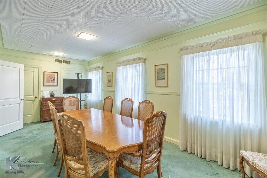 More Photos Of 3425 S 14th St, Abilene Lodge Meeting Hall For Sale