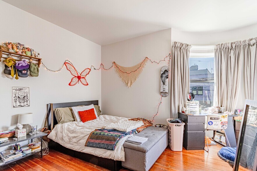 More Photos Of 2543-2545 24th St, San Francisco Storefront Retail Residential For Sale