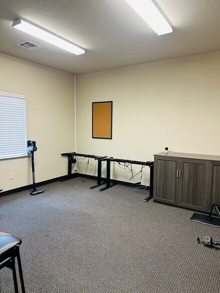 More Photos Of 2236 W Hefner Rd, Oklahoma City Office For Lease