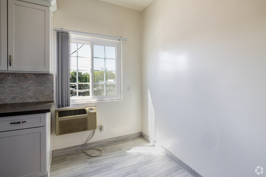 More Photos Of 8130 Norton Ave, West Hollywood Apartments For Sale