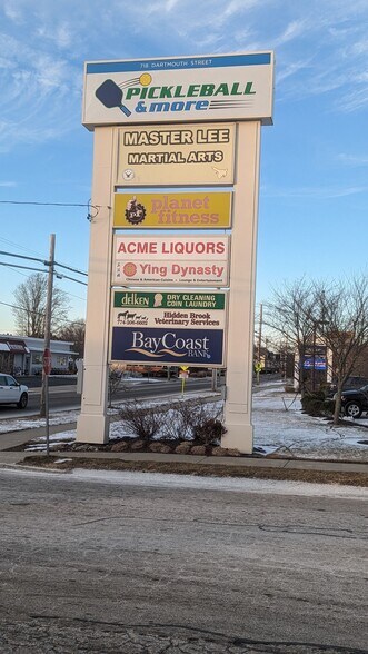 More Photos Of 718 Dartmouth St, Dartmouth Unknown For Lease