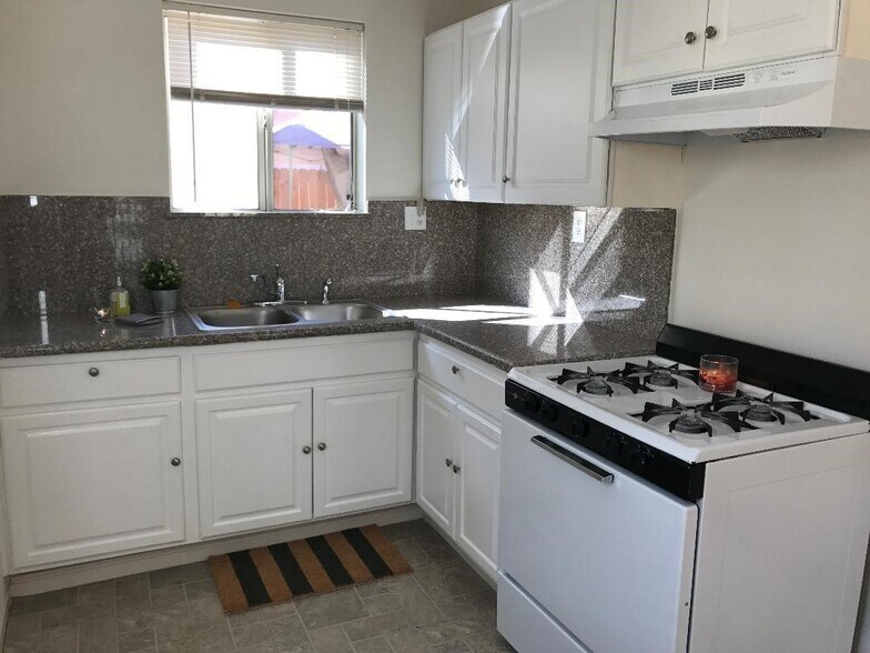 More Photos Of 638 Salem St, Glendale Apartments For Sale