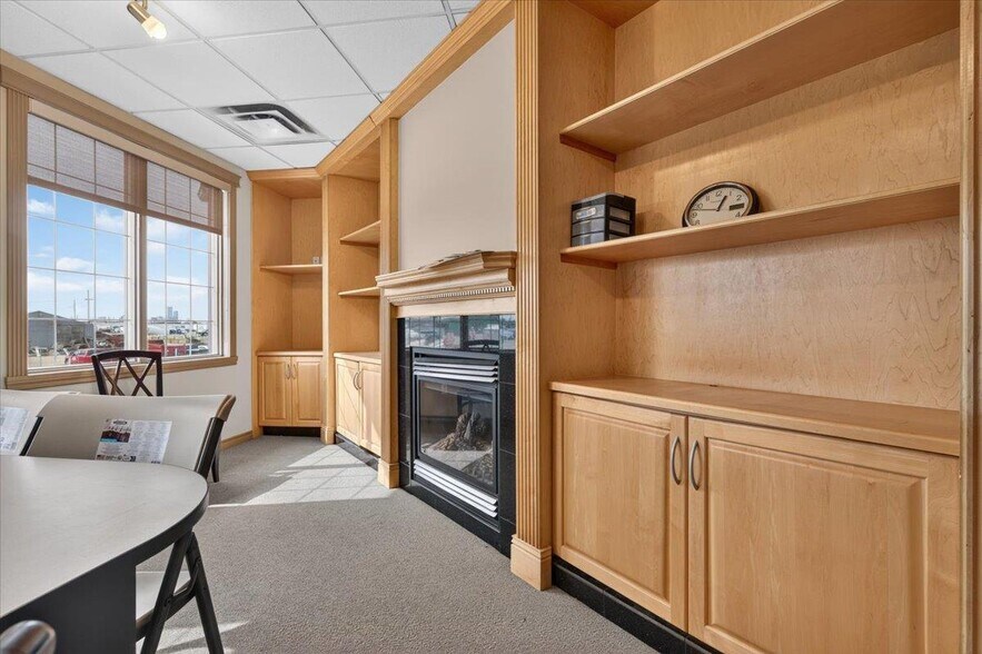 More Photos Of 12803 54th St NW, Edmonton Office For Sale