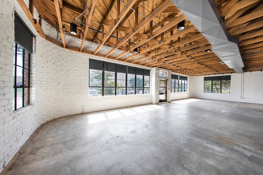 More Photos Of 2045 Violet St, Los Angeles Office For Lease