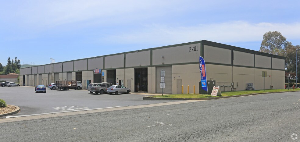 More Photos Of 2201 Harbor St, Pittsburg Warehouse For Lease
