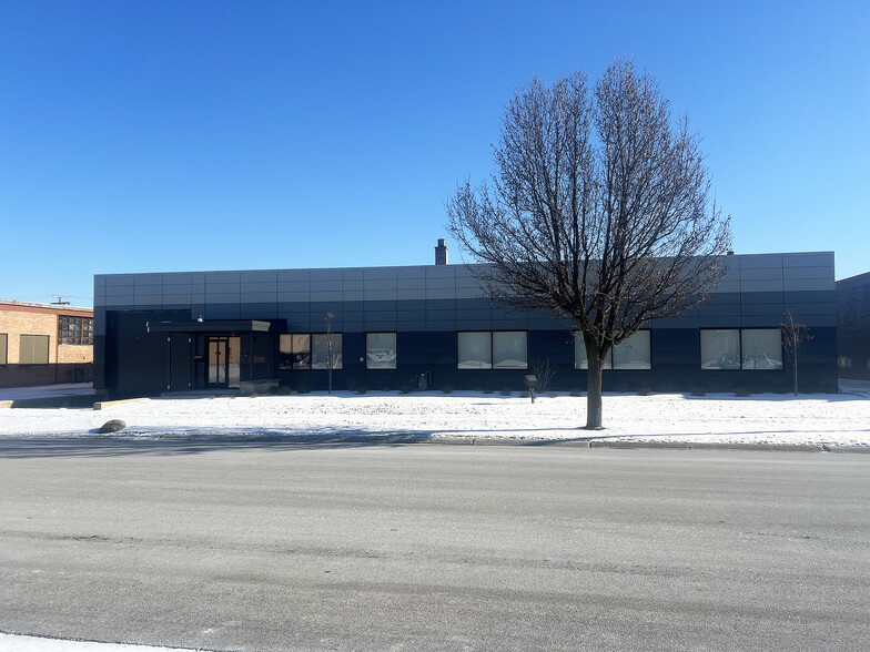 Primary Photo Of 119 Bond St, Elk Grove Village Warehouse For Lease