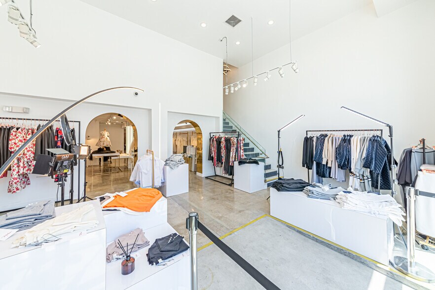 More Photos Of 330 N Western Ave, Los Angeles Storefront Retail Office For Lease