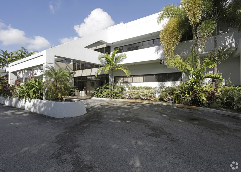 More Photos Of 16400 NW 2nd Ave, Miami Medical For Lease