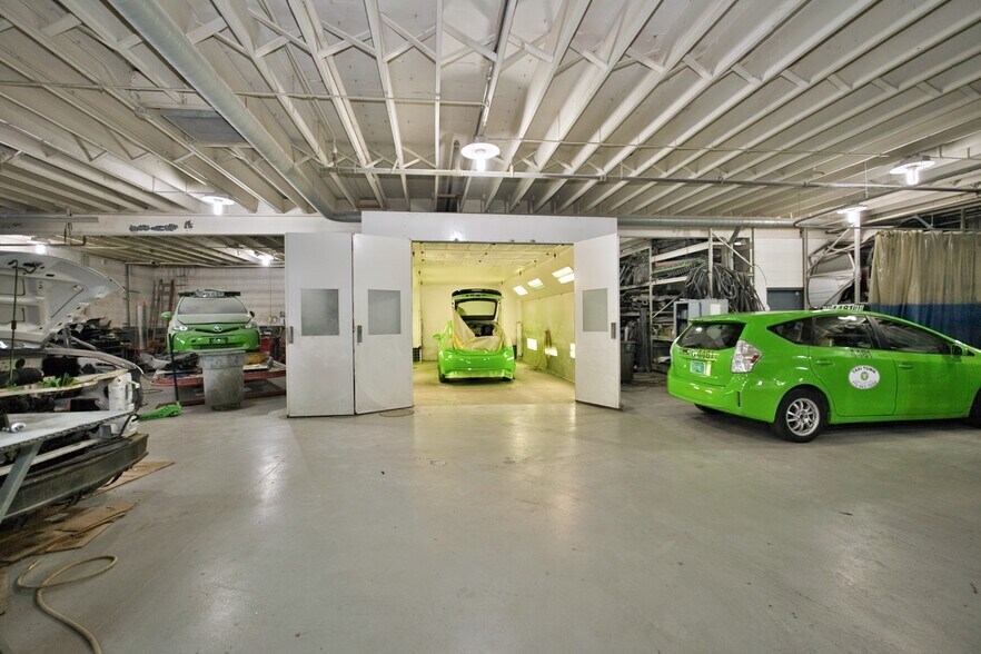 More Photos Of 6500 N Western Ave, Chicago General Retail For Sale