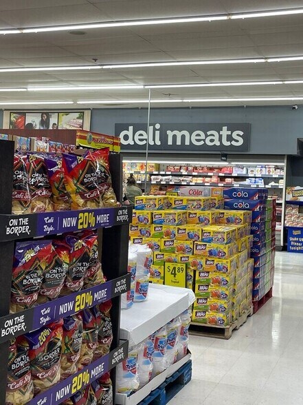 More Photos Of 12859-12871 SW Sr-45, Archer Supermarket For Sale