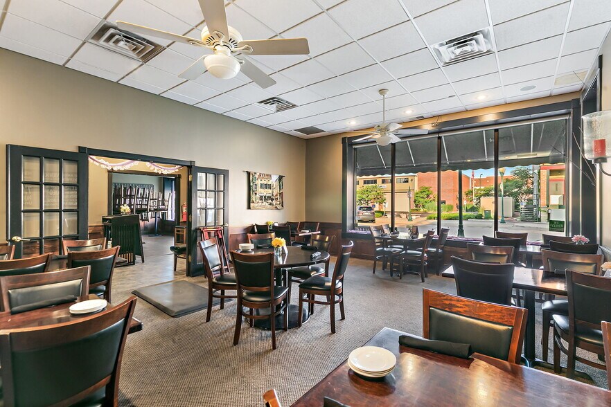 More Photos Of 112 S Maple St, Sycamore Restaurant For Sale