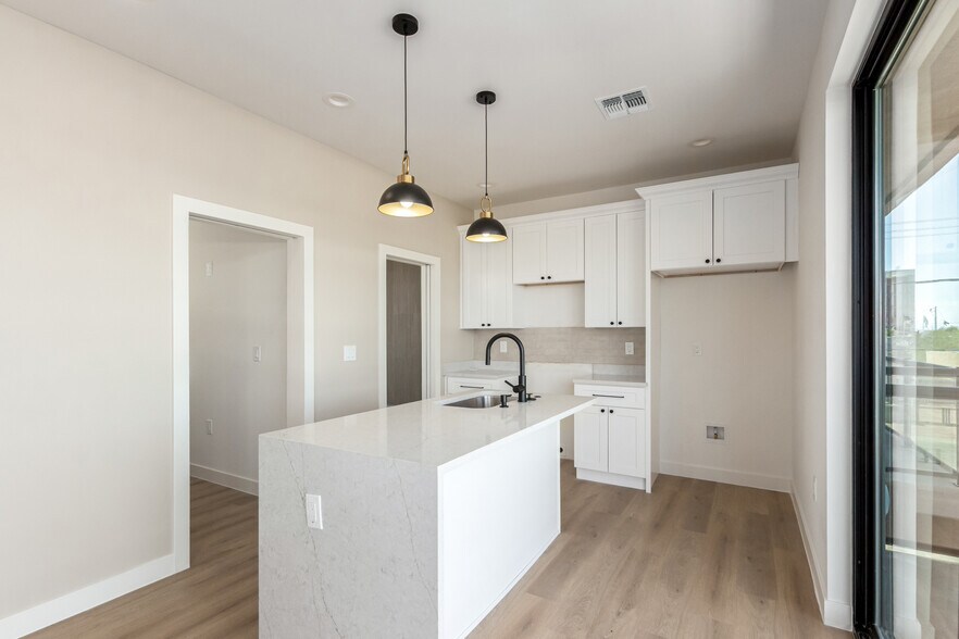 More Photos Of 411 32nd Pl, Phoenix Apartments For Sale