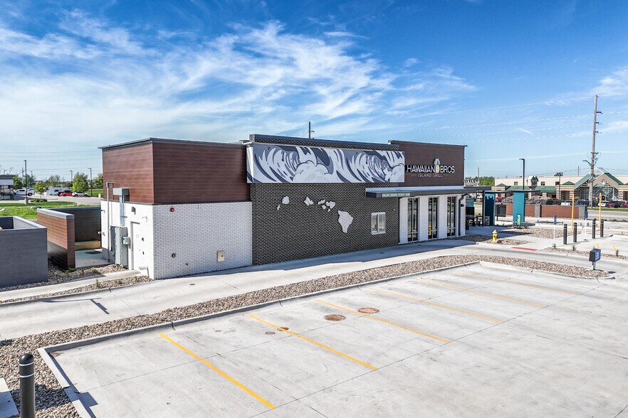 More Photos Of 1005 Alice's Rd, Waukee Fast Food For Sale