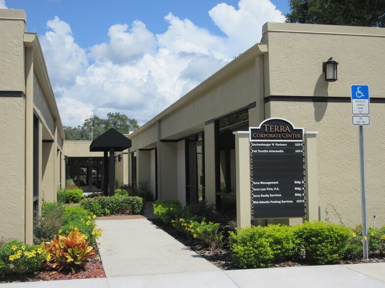 More Photos Of 14902 Winding Creek Ct, Tampa Medical For Lease
