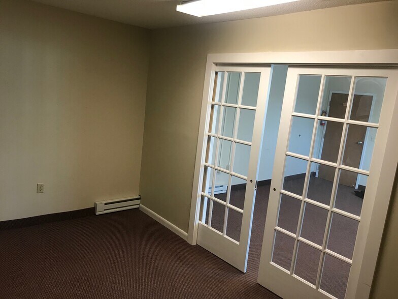 More Photos Of 222 Mckee St, Manchester Office For Lease