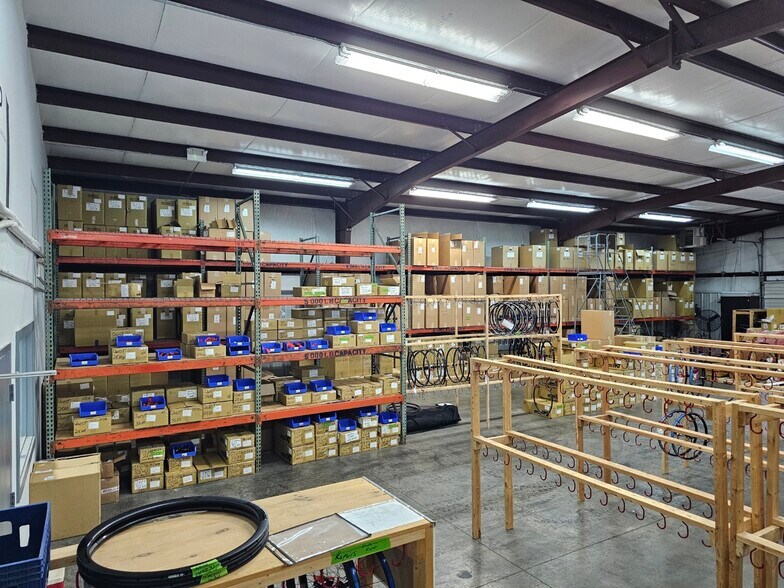 More Photos Of 1105 Old Buncombe Rd, Greenville Flex For Lease