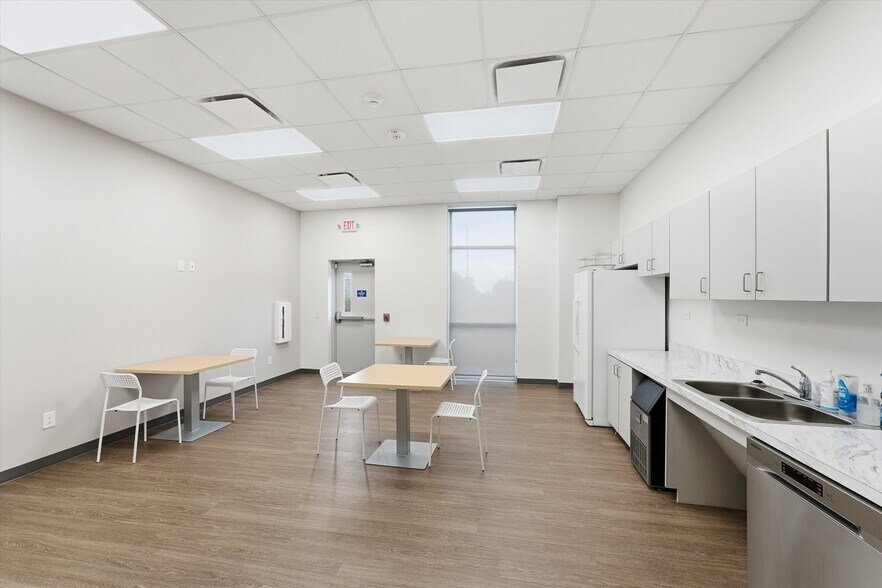 More Photos Of , Pearland Office For Sale