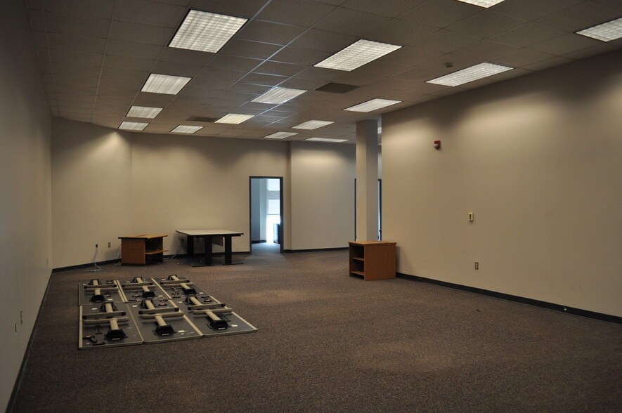 More Photos Of 201 Hay St, Fayetteville Office For Lease