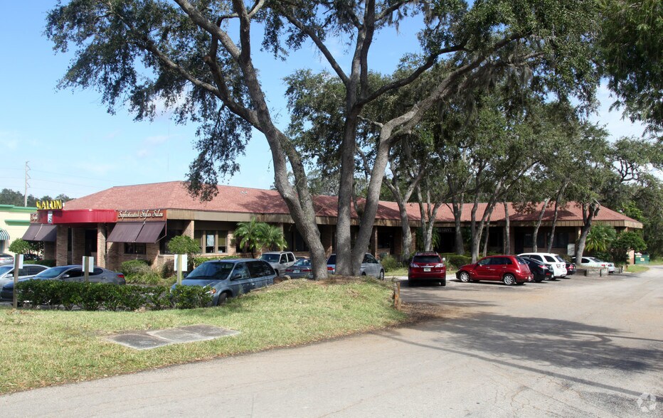 More Photos Of 31111-31125 US Highway 19 N, Palm Harbor Office For Lease
