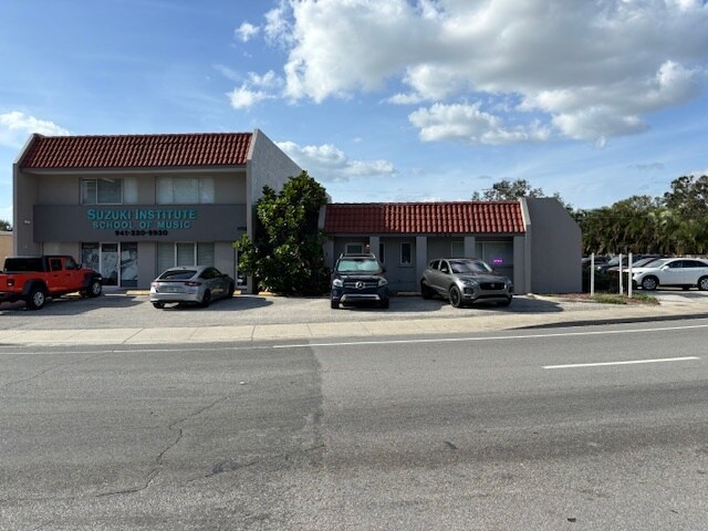 More Photos Of 3112 Southgate Cir, Sarasota General Retail For Sale