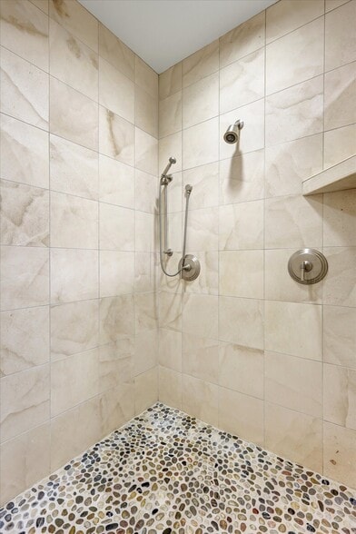 More Photos Of 250 S Pacific St, San Marcos Flex For Sale