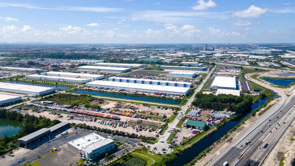 More Photos Of 10900 NW 146th St, Hialeah Gardens Warehouse For Lease