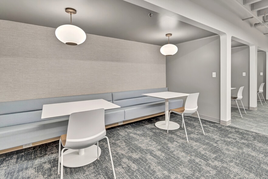 More Photos Of 717 W St Germain St, Saint Cloud Office For Lease