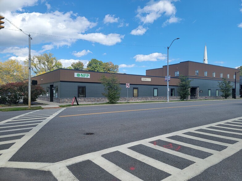 Primary Photo Of 51-65 Albany Ave, Kingston Medical For Sale