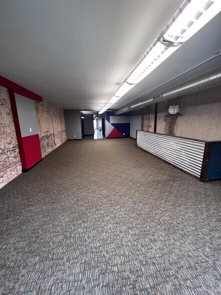 More Photos Of 318 S Broadway, Rochester General Retail For Sale