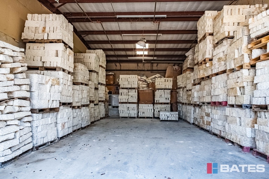 More Photos Of 1812 Garden Spring Dr, Dallas Warehouse For Sale