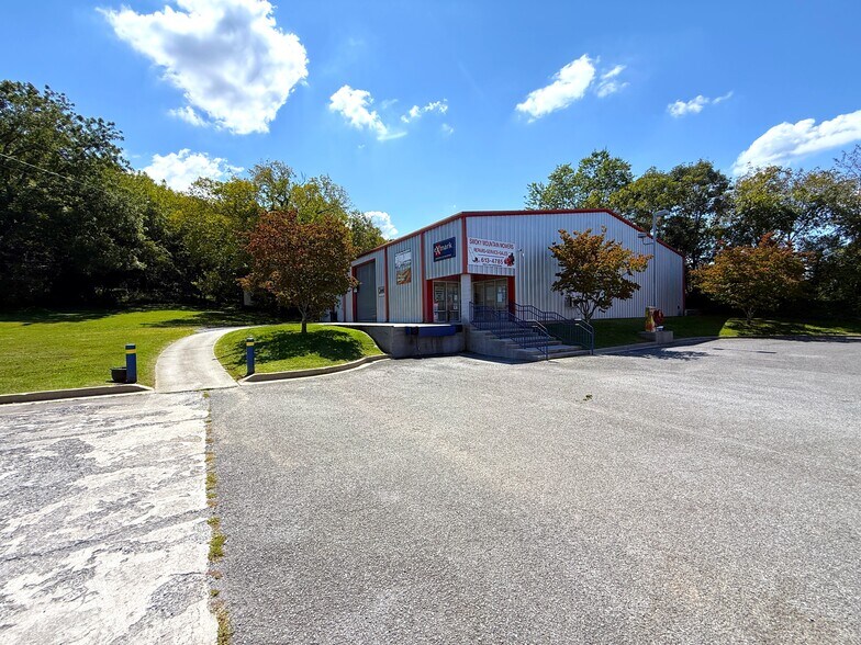More Photos Of 861 25 70 Hwy, Newport Specialty For Sale