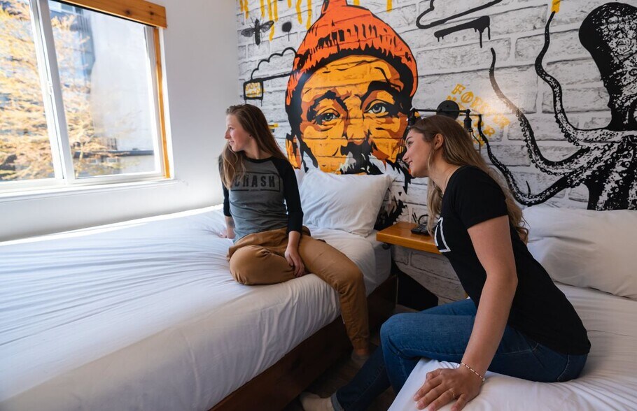 More Photos Of 38005 Cleveland Ave, Squamish Hotel For Sale