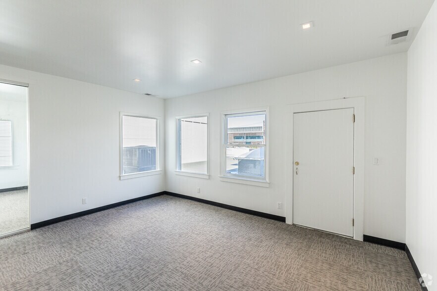 More Photos Of 343-345 Vermont St, San Francisco Light Distribution For Sale