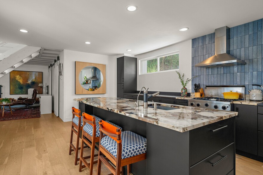 More Photos Of 4075 Branches Ln, Doylestown Flex For Sale
