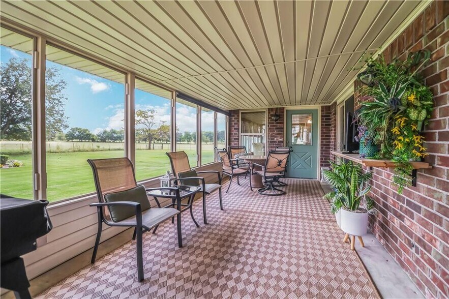 More Photos Of 5039 Primrose Rd, Springdale Specialty For Sale