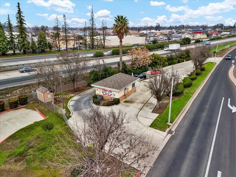 More Photos Of 1720 E Noble Ave, Visalia Fast Food For Sale