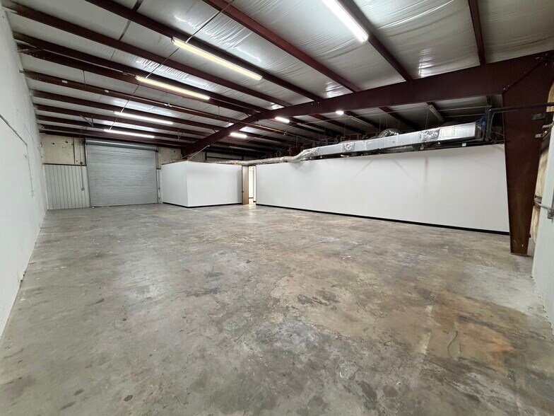 More Photos Of 1771 Upland Dr, Houston Unknown For Lease