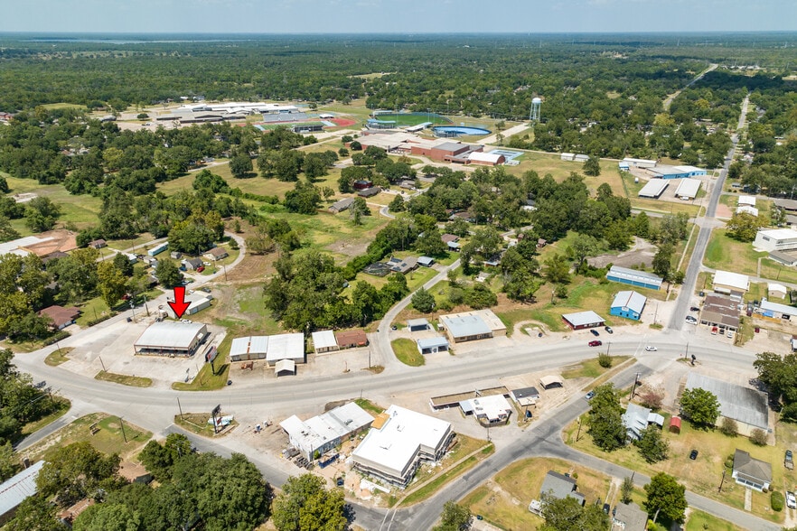 More Photos Of 714 N Main St, Sweeny Restaurant For Sale