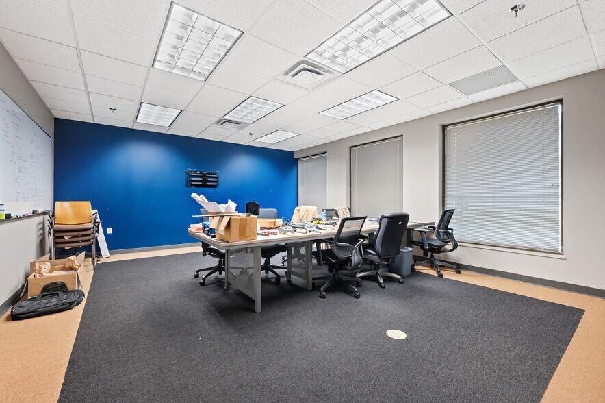 More Photos Of 3000 Stonewood Dr, Wexford Office For Lease