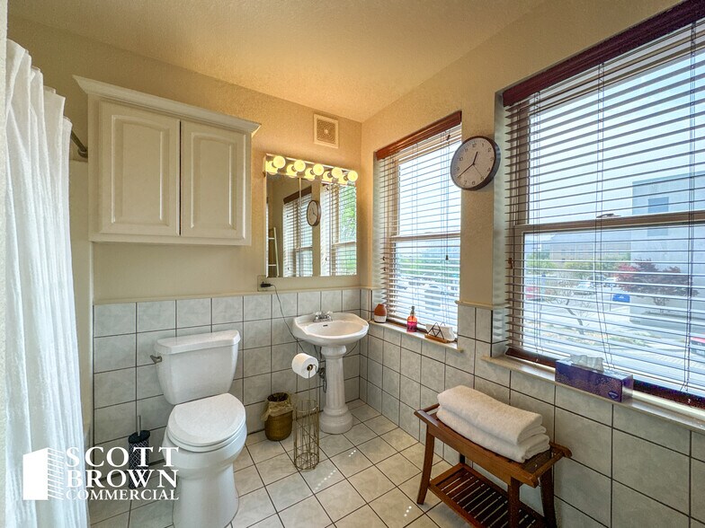 More Photos Of 101 N Austin St, Denton Loft Creative Space For Lease