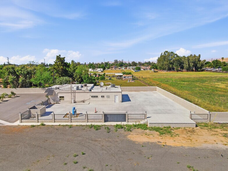 More Photos Of 1660 N Newcomb St, Porterville Coworking Space
