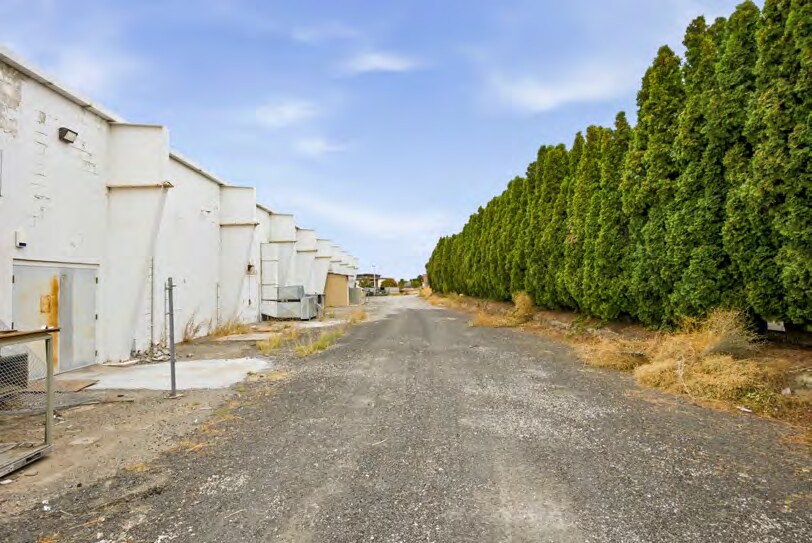 More Photos Of 7425 W Clearwater Ave, Kennewick Freestanding For Sale