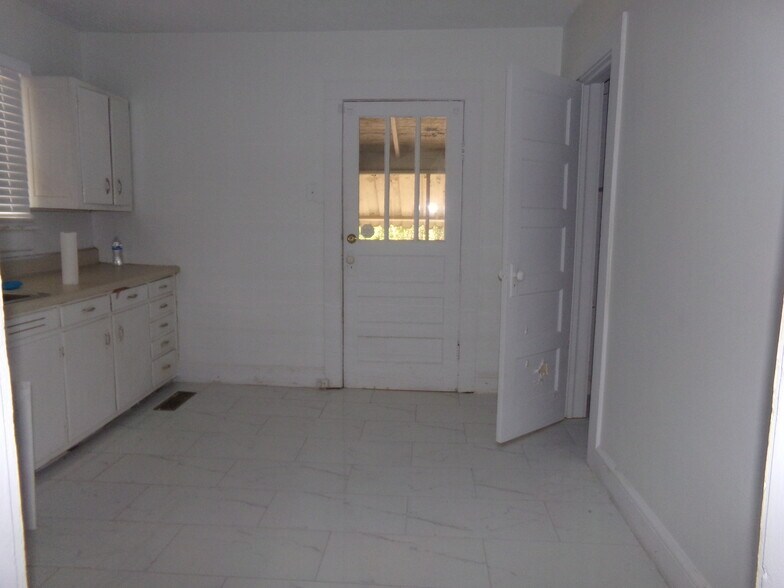 More Photos Of 5355-5341 Austell Rd, Austell Freestanding For Sale