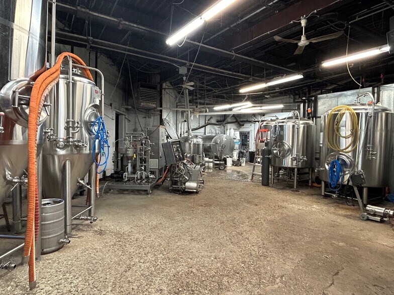 More Photos Of 1621 Dana Ave, Cincinnati Manufacturing For Lease