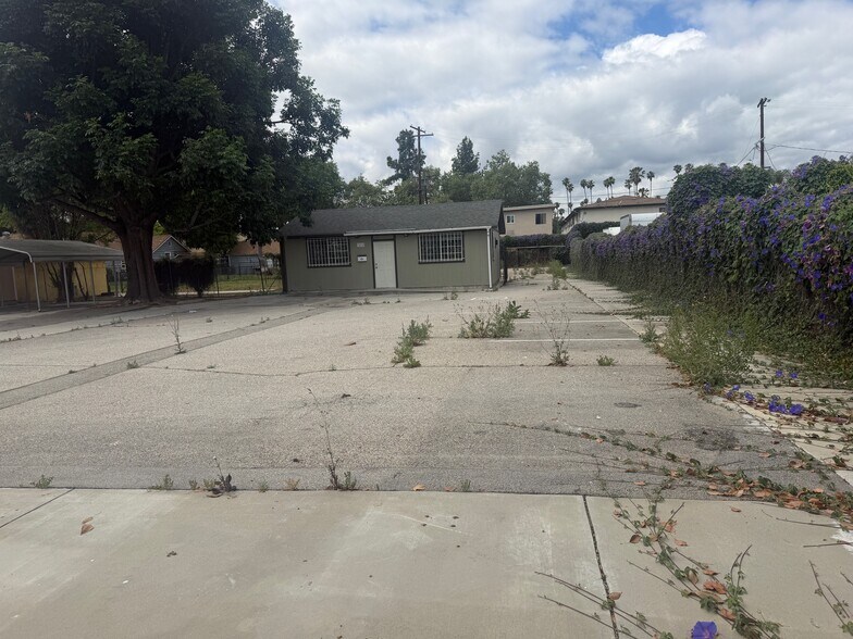 More Photos Of 7403-7415 Canoga Ave @ Valerio, Canoga Park Land For Lease