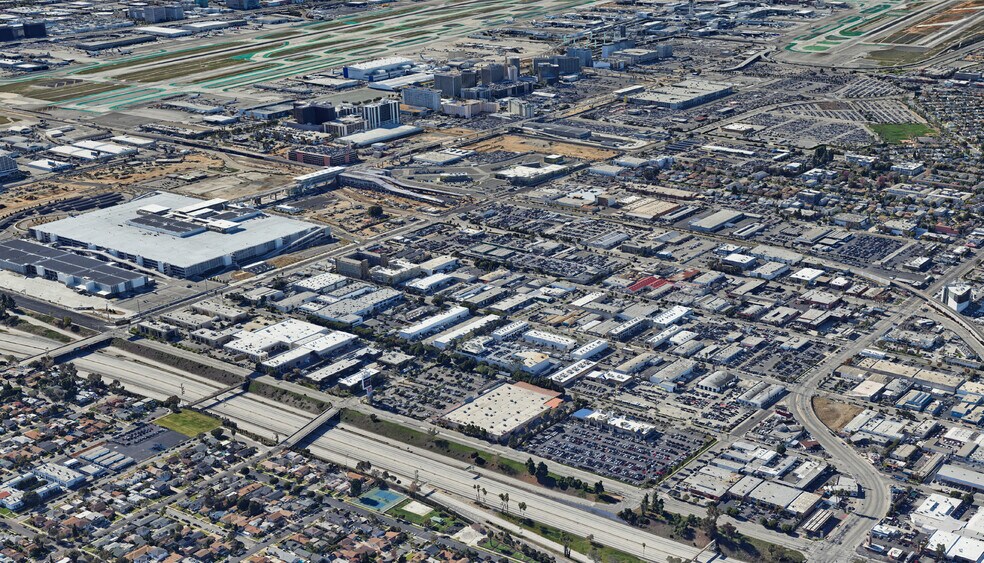 More Photos Of 8509 S La Cienega Blvd, Inglewood Warehouse For Sale