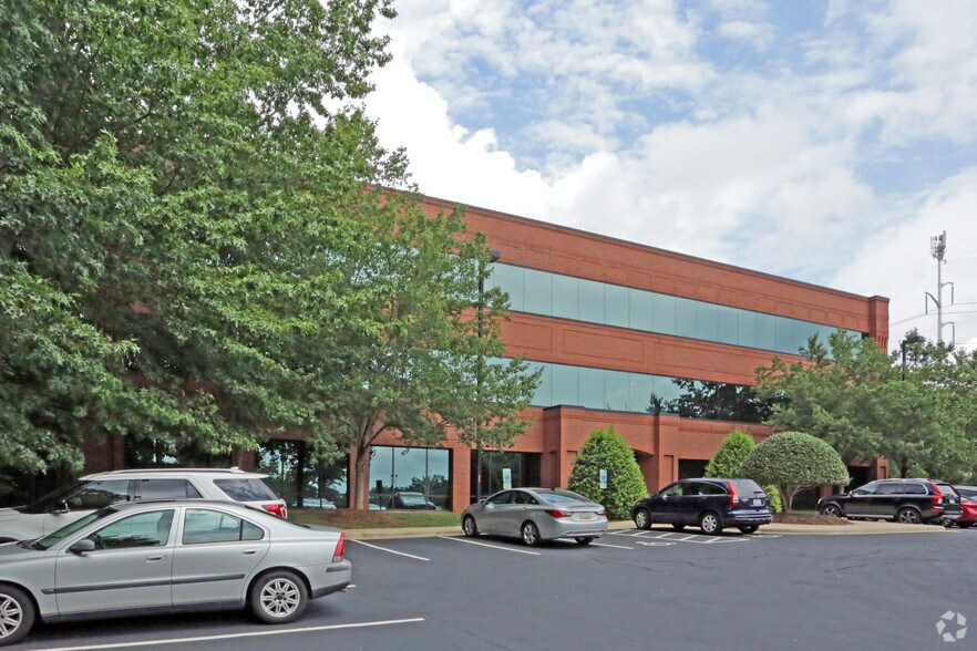 More Photos Of 5811 Glenwood Ave, Raleigh Office For Lease